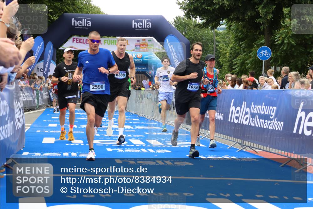 29.06.2025 - hella hamburg halbmarathon Strokosch-Dieckow http://msf.ph/oto/8384934 29.06.2025 10:46:13 Ziel 1569, 1600, 1759, 2048, 2590, 2707, 3056, 3087, 4949, 6388, 6691, 7450, 7961, 8142, 9497, 10796, 11094, 11125, 14200, 14262, 16136, 16466, 16475, 17190, 18118, 18702, 18797 meine-sportfotos.de