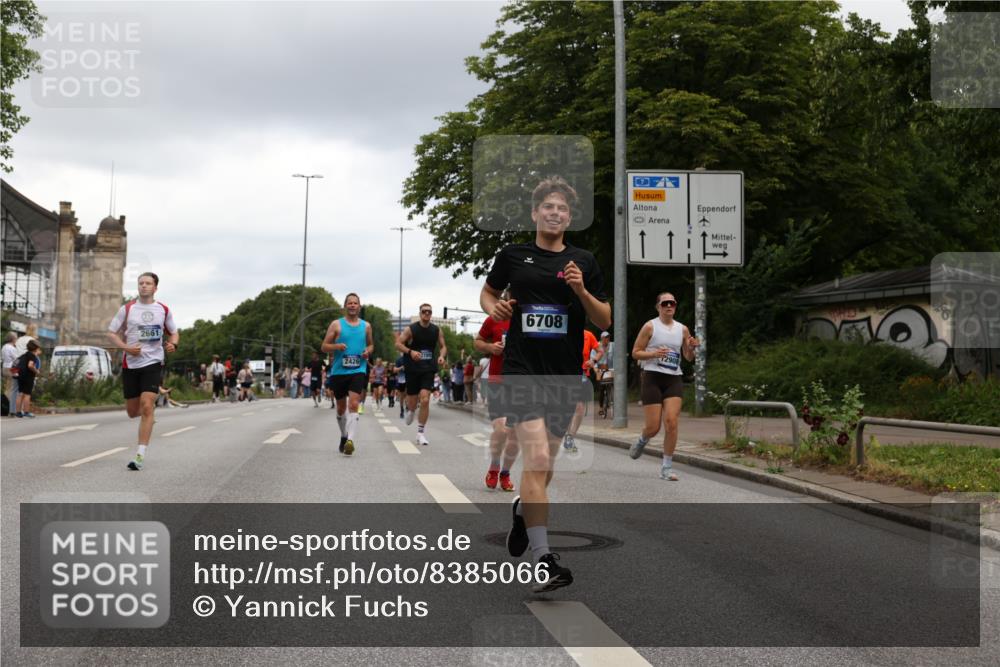 29.06.2025 - hella hamburg halbmarathon Yannick Fuchs http://msf.ph/oto/8385066 29.06.2025 10:55:12 20KM 1188, 1453, 1823, 2426, 2661, 3698, 5379, 5602, 5603, 5613, 5775, 6674, 6708, 6921, 7250, 7306, 7759, 8177, 8483, 9071, 9453, 9611, 9752, 9984, 10295, 10882, 11515, 12377, 12789, 12908, 13516, 13558, 15008, 16614, 16621, 17145, 17181, 17226, 17670, 17951, 18133, 19242 meine-sportfotos.de