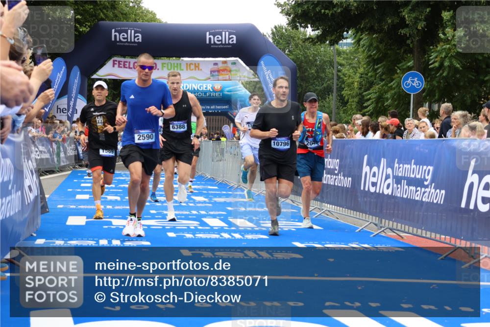 29.06.2025 - hella hamburg halbmarathon Strokosch-Dieckow http://msf.ph/oto/8385071 29.06.2025 10:46:13 Ziel 1569, 1600, 1759, 2048, 2590, 2707, 3056, 3087, 4949, 6388, 6691, 7450, 7961, 8142, 9497, 10796, 11094, 11125, 14200, 14262, 16136, 16466, 16475, 17190, 18118, 18702, 18797 meine-sportfotos.de