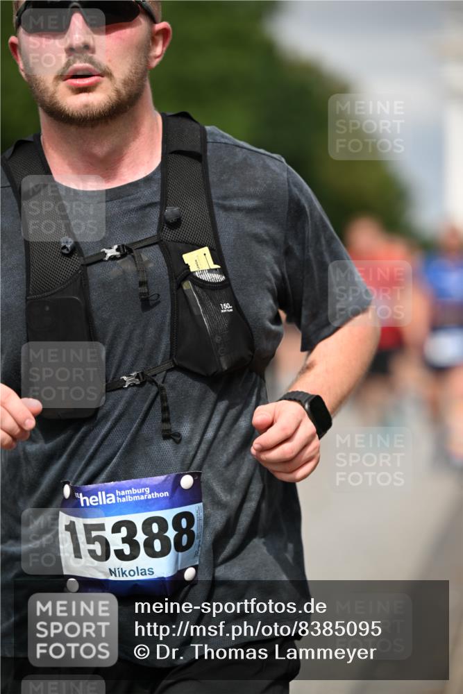 29.06.2025 - hella hamburg halbmarathon Dr. Thomas Lammeyer http://msf.ph/oto/8385095 29.06.2025 10:20:20 Kennedybrücke 1212, 1244, 1308, 1599, 2071, 2165, 2436, 2601, 2803, 3030, 3134, 3156, 3176, 3484, 3648, 4478, 4583, 4637, 6024, 6742, 6935, 7158, 7753, 7792, 8057, 8169, 8274, 8295, 8554, 8597, 8645, 8707, 8847, 9601, 9628, 9784, 9802, 9810, 10107, 10139, 10141, 10183, 10292, 10844, 11236, 11344, 11345 meine-sportfotos.de