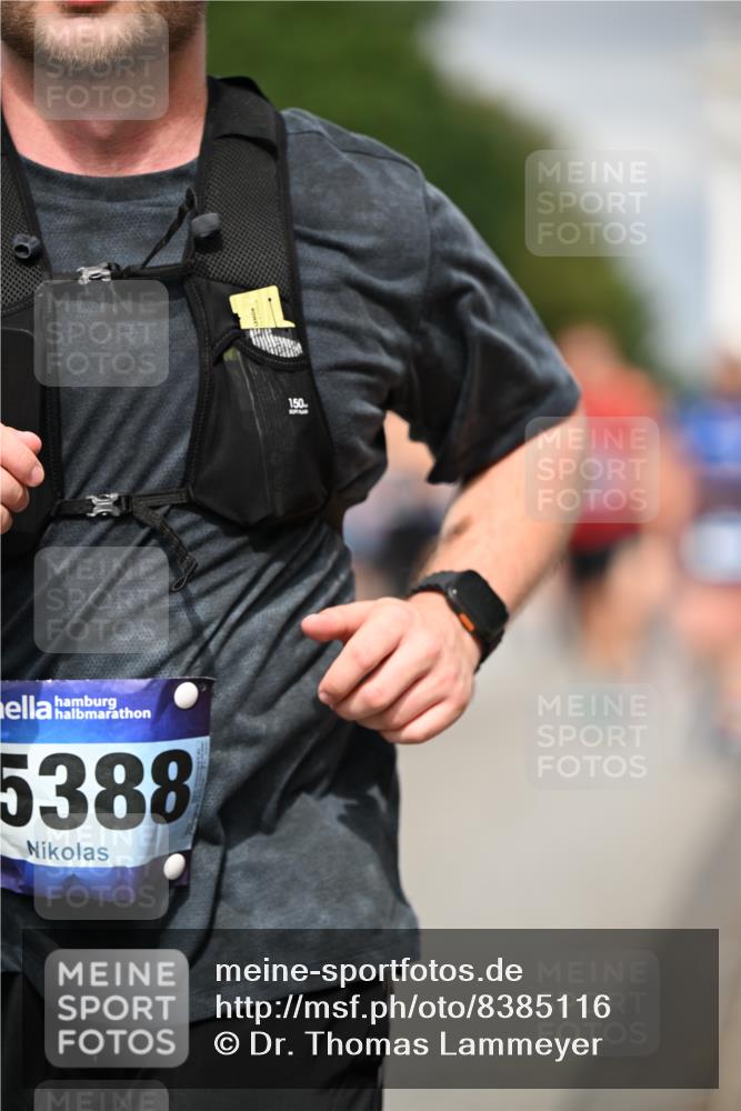 29.06.2025 - hella hamburg halbmarathon Dr. Thomas Lammeyer http://msf.ph/oto/8385116 29.06.2025 10:20:20 Kennedybrücke 1212, 1244, 1308, 1599, 2071, 2165, 2436, 2601, 2803, 3030, 3134, 3156, 3176, 3484, 3648, 4478, 4583, 4637, 6024, 6742, 6935, 7158, 7753, 7792, 8057, 8169, 8274, 8295, 8554, 8597, 8645, 8707, 8847, 9601, 9628, 9784, 9802, 9810, 10107, 10139, 10141, 10183, 10292, 10844, 11236, 11344, 11345 meine-sportfotos.de