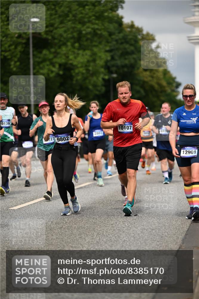 29.06.2025 - hella hamburg halbmarathon Dr. Thomas Lammeyer http://msf.ph/oto/8385170 29.06.2025 10:20:22 Kennedybrücke 1212, 1244, 1599, 2071, 2165, 2436, 2803, 2912, 3030, 3134, 3156, 3176, 3484, 3648, 4478, 4583, 4637, 6024, 6742, 6935, 7158, 7753, 7792, 8169, 8263, 8274, 8295, 8554, 8597, 8645, 8707, 8847, 9601, 9628, 9784, 9802, 9810, 10107, 10139, 10141, 10183, 10292, 10575, 10844, 11236, 11344, 11345, 11428 meine-sportfotos.de