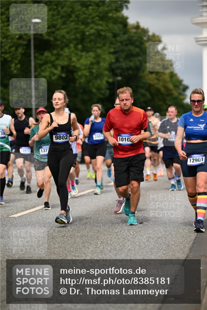 29.06.2025 - hella hamburg halbmarathon Dr. Thomas Lammeyer http://msf.ph/oto/8385181 29.06.2025 10:20:22 Kennedybrücke 1212, 1244, 1599, 2071, 2165, 2436, 2803, 2912, 3030, 3134, 3156, 3176, 3484, 3648, 4478, 4583, 4637, 6024, 6742, 6935, 7158, 7753, 7792, 8169, 8263, 8274, 8295, 8554, 8597, 8645, 8707, 8847, 9601, 9628, 9784, 9802, 9810, 10107, 10139, 10141, 10183, 10292, 10575, 10844, 11236, 11344, 11345, 11428 meine-sportfotos.de