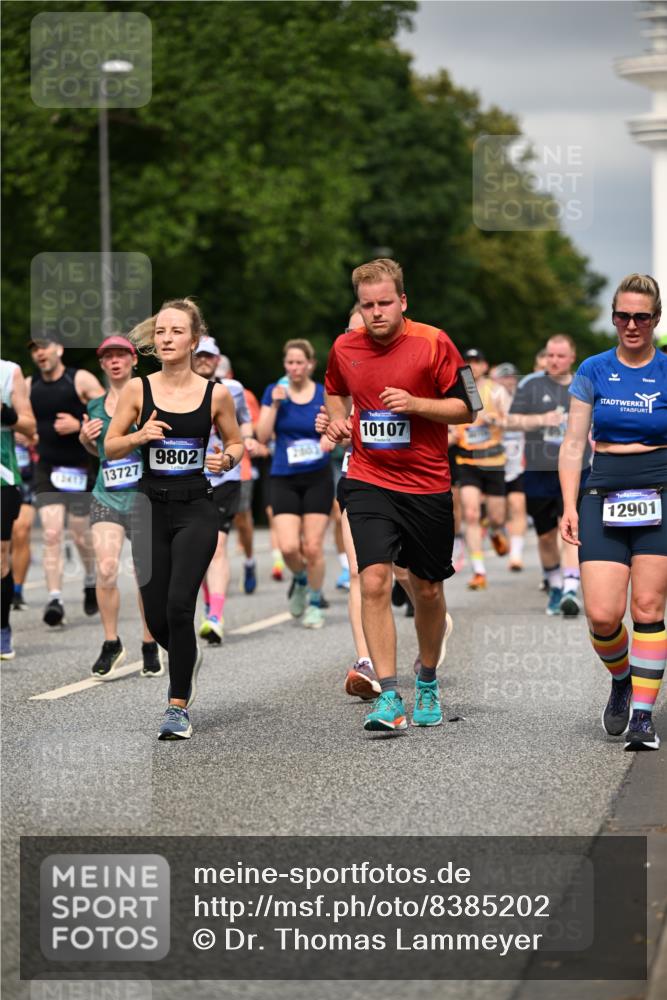 29.06.2025 - hella hamburg halbmarathon Dr. Thomas Lammeyer http://msf.ph/oto/8385202 29.06.2025 10:20:22 Kennedybrücke 1212, 1244, 1599, 2071, 2165, 2436, 2803, 2912, 3030, 3134, 3156, 3176, 3484, 3648, 4478, 4583, 4637, 6024, 6742, 6935, 7158, 7753, 7792, 8169, 8263, 8274, 8295, 8554, 8597, 8645, 8707, 8847, 9601, 9628, 9784, 9802, 9810, 10107, 10139, 10141, 10183, 10292, 10575, 10844, 11236, 11344, 11345, 11428 meine-sportfotos.de