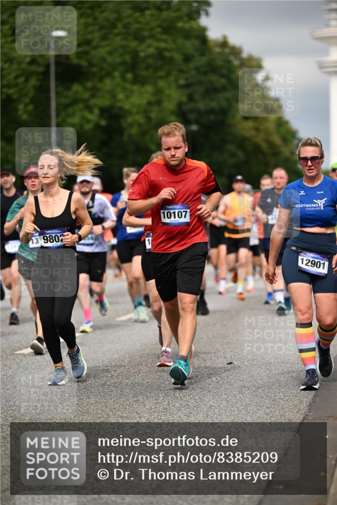 29.06.2025 - hella hamburg halbmarathon Dr. Thomas Lammeyer http://msf.ph/oto/8385209 29.06.2025 10:20:22 Kennedybrücke 1212, 1244, 1599, 2071, 2165, 2436, 2803, 2912, 3030, 3134, 3156, 3176, 3484, 3648, 4478, 4583, 4637, 6024, 6742, 6935, 7158, 7753, 7792, 8169, 8263, 8274, 8295, 8554, 8597, 8645, 8707, 8847, 9601, 9628, 9784, 9802, 9810, 10107, 10139, 10141, 10183, 10292, 10575, 10844, 11236, 11344, 11345, 11428 meine-sportfotos.de