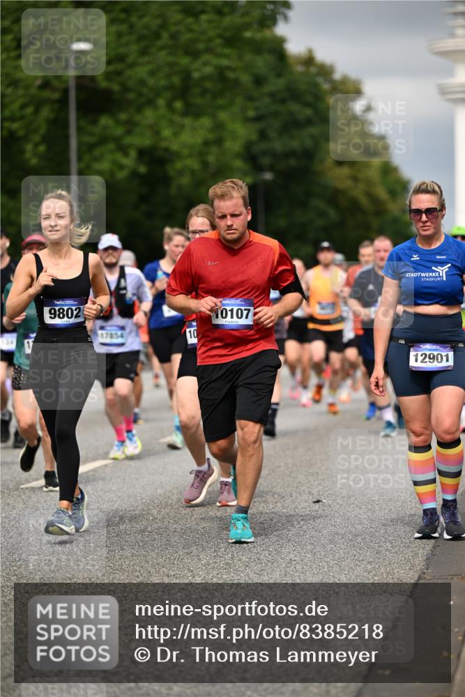 29.06.2025 - hella hamburg halbmarathon Dr. Thomas Lammeyer http://msf.ph/oto/8385218 29.06.2025 10:20:22 Kennedybrücke 1212, 1244, 1599, 2071, 2165, 2436, 2803, 2912, 3030, 3134, 3156, 3176, 3484, 3648, 4478, 4583, 4637, 6024, 6742, 6935, 7158, 7753, 7792, 8169, 8263, 8274, 8295, 8554, 8597, 8645, 8707, 8847, 9601, 9628, 9784, 9802, 9810, 10107, 10139, 10141, 10183, 10292, 10575, 10844, 11236, 11344, 11345, 11428 meine-sportfotos.de