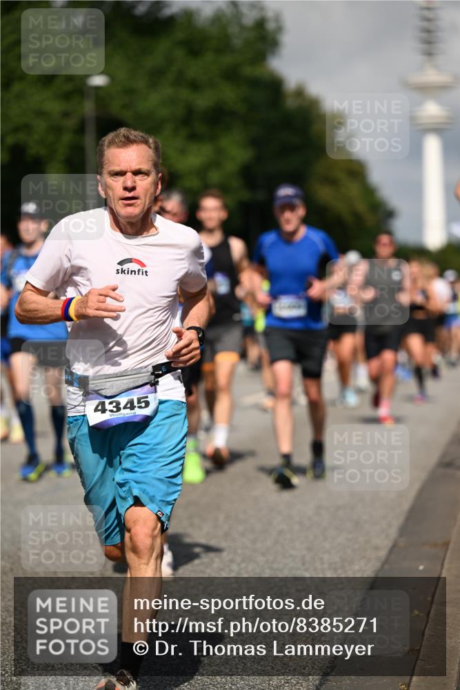 29.06.2025 - hella hamburg halbmarathon Dr. Thomas Lammeyer http://msf.ph/oto/8385271 29.06.2025 09:59:23 Kennedybrücke 1151, 1200, 1216, 1461, 1630, 1683, 1689, 1696, 1706, 2207, 2706, 2708, 3213, 3654, 3692, 3945, 3985, 4033, 4088, 4121, 4127, 4189, 4324, 4345, 4601, 4847, 4890, 4938, 5421, 5459, 5915, 6009, 6054, 6421, 6481, 6532, 6691, 6938, 7052, 7056, 7269, 7312, 7332, 7367, 7657, 8139, 8153, 8205, 8216, 8234, 8302, 8454, 8577, 8720, 8856, 8899, 8927, 8955, 8977, 9386, 9491, 9529, 9551, 9786, 9934, 9959, 10115, 10184, 10263, 10811, 11356 meine-sportfotos.de