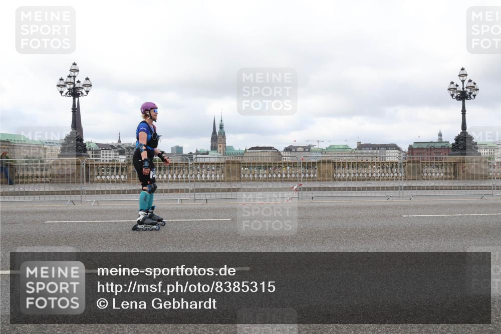 29.06.2025 - hella hamburg halbmarathon Lena Gebhardt http://msf.ph/oto/8385315 29.06.2025 09:17:34 Lombardsbrücke  meine-sportfotos.de
