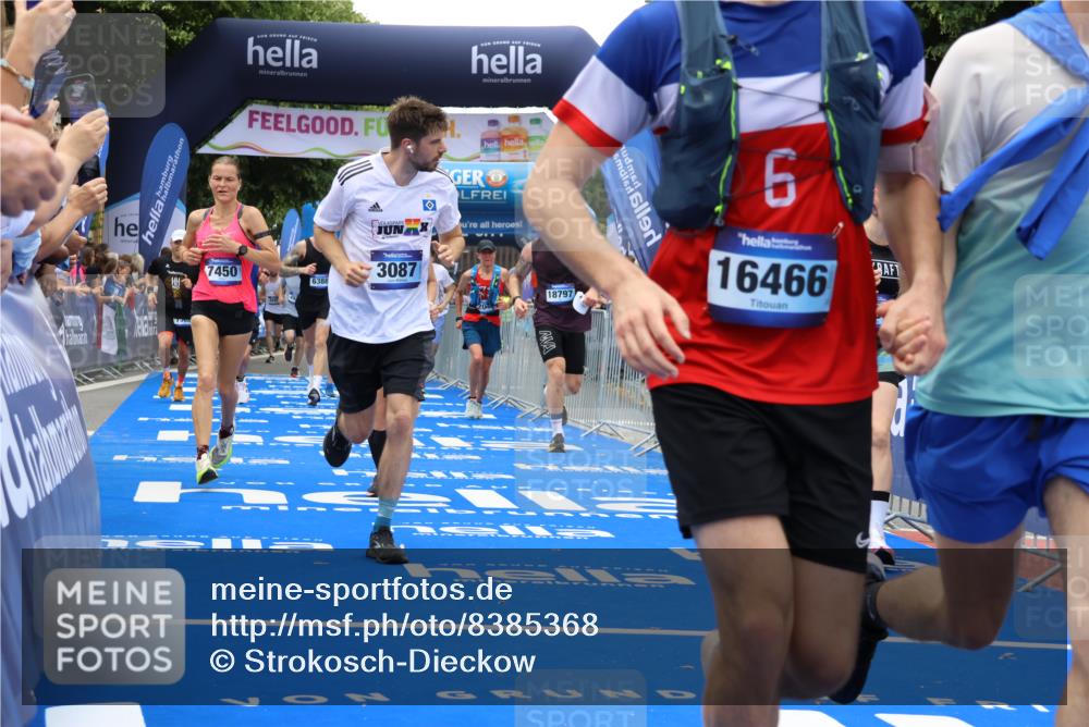 29.06.2025 - hella hamburg halbmarathon Strokosch-Dieckow http://msf.ph/oto/8385368 29.06.2025 10:46:10 Ziel 1569, 1759, 2048, 2590, 2707, 3056, 3087, 4949, 6388, 6460, 7450, 7961, 9497, 9585, 10796, 11094, 11125, 13630, 14804, 16136, 16466, 16475, 17190, 18702, 18797 meine-sportfotos.de