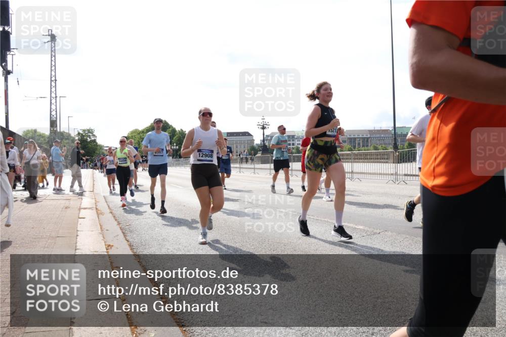 29.06.2025 - hella hamburg halbmarathon Lena Gebhardt http://msf.ph/oto/8385378 29.06.2025 10:02:55 Lombardsbrücke 6997, 12908, 15212, 1414, 1482, 1702, 1733, 2685, 2712, 2780, 2782, 2810, 2819, 3225, 3572, 3630, 3780, 3919, 4204, 4613, 4665, 4904, 5734, 6208, 6217, 6752, 6815, 6997, 7049, 7210, 7211, 7869, 7888, 8003, 8364, 8481, 8483, 8614, 8624, 8662, 8749, 9006, 9131, 9439, 9554, 9986, 10128, 10295, 10539, 10824, 11250, 11515, 11702, 11782, 11935, 11968, 12169, 12177, 12422, 12908, 13036, 13664, 13874, 14224 meine-sportfotos.de