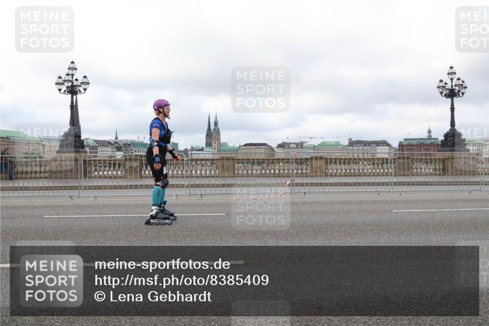 29.06.2025 - hella hamburg halbmarathon Lena Gebhardt http://msf.ph/oto/8385409 29.06.2025 09:17:35 Lombardsbrücke  meine-sportfotos.de