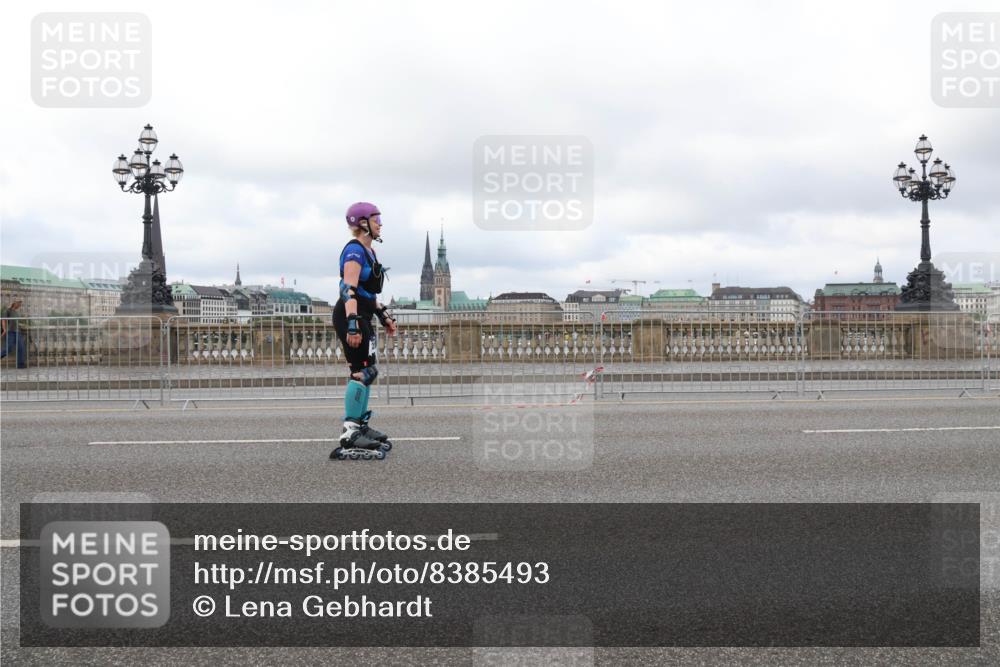 29.06.2025 - hella hamburg halbmarathon Lena Gebhardt http://msf.ph/oto/8385493 29.06.2025 09:17:35 Lombardsbrücke  meine-sportfotos.de