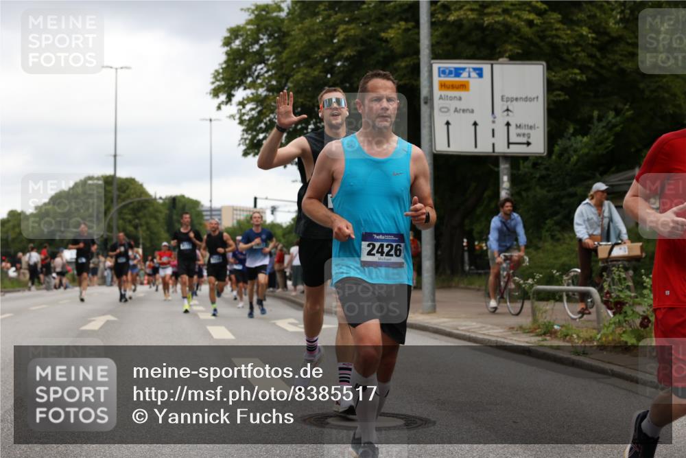 29.06.2025 - hella hamburg halbmarathon Yannick Fuchs http://msf.ph/oto/8385517 29.06.2025 10:55:15 20KM 1188, 1453, 1823, 2391, 2426, 2661, 5379, 5602, 5603, 5613, 5775, 6674, 6708, 6921, 7033, 7250, 7757, 8177, 8483, 9071, 9453, 9611, 9752, 9932, 9984, 10295, 10882, 11515, 12377, 12789, 12908, 13516, 13558, 15008, 16614, 17145, 17181, 17226, 17670, 17951, 18133 meine-sportfotos.de