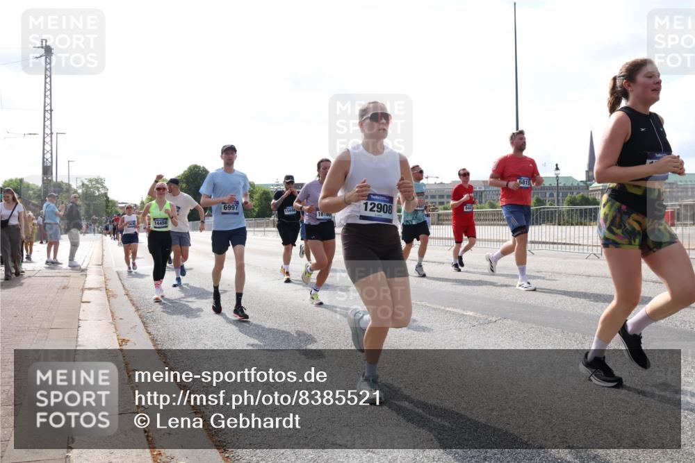 29.06.2025 - hella hamburg halbmarathon Lena Gebhardt http://msf.ph/oto/8385521 29.06.2025 10:02:56 Lombardsbrücke 6997, 14456, 16100, 12908, 6815, 1414, 1482, 1702, 1733, 2685, 2712, 2780, 2782, 2810, 2819, 3225, 3572, 3630, 3780, 3919, 4204, 4613, 4665, 4904, 5734, 6208, 6217, 6752, 6815, 6997, 7049, 7210, 7211, 7706, 7888, 8003, 8364, 8481, 8483, 8614, 8624, 8662, 8749, 9006, 9131, 9439, 9554, 9986, 10128, 10295, 10539, 10824, 11250, 11515, 11702, 11782, 11935, 11968, 12169, 12177, 12422, 12908, 13036, 13474, 13664, 13874, 14224 meine-sportfotos.de