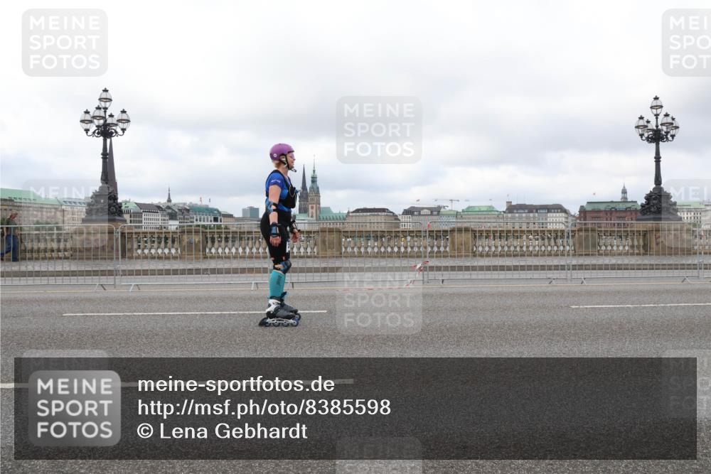 29.06.2025 - hella hamburg halbmarathon Lena Gebhardt http://msf.ph/oto/8385598 29.06.2025 09:17:35 Lombardsbrücke  meine-sportfotos.de