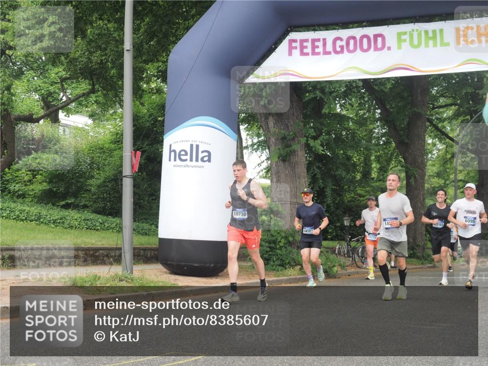 29.06.2025 - hella hamburg halbmarathon KatJ http://msf.ph/oto/8385607 29.06.2025 10:25:56 Zwischen KM18-KM19  meine-sportfotos.de