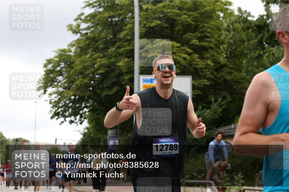 29.06.2025 - hella hamburg halbmarathon Yannick Fuchs http://msf.ph/oto/8385628 29.06.2025 10:55:16 20KM 1188, 1453, 1823, 2391, 2426, 2591, 2661, 5379, 5613, 5775, 6674, 6708, 7033, 7250, 7757, 8177, 8483, 9071, 9453, 9611, 9752, 9932, 9984, 10295, 10882, 11515, 12377, 12789, 12908, 13516, 13558, 15008, 16614, 17145, 17181, 17226, 17670, 17951, 18133 meine-sportfotos.de