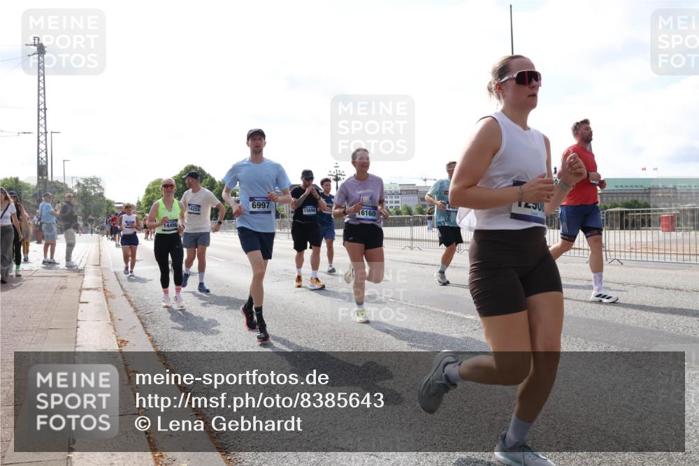 29.06.2025 - hella hamburg halbmarathon Lena Gebhardt http://msf.ph/oto/8385643 29.06.2025 10:02:56 Lombardsbrücke 6997, 14224, 15698, 14456, 16160, 8461, 1414, 1482, 1702, 1733, 2685, 2712, 2780, 2782, 2810, 2819, 3225, 3572, 3630, 3780, 3919, 4204, 4613, 4665, 4904, 5734, 6208, 6217, 6752, 6815, 6997, 7049, 7210, 7211, 7706, 7888, 8003, 8364, 8481, 8483, 8614, 8624, 8662, 8749, 9006, 9131, 9439, 9554, 9986, 10128, 10295, 10539, 10824, 11250, 11515, 11702, 11782, 11935, 11968, 12169, 12177, 12422, 12908, 13036, 13474, 13664, 13874, 14224 meine-sportfotos.de