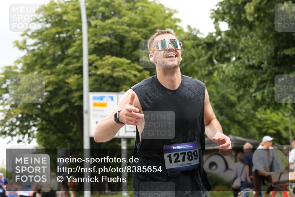 29.06.2025 - hella hamburg halbmarathon Yannick Fuchs http://msf.ph/oto/8385654 29.06.2025 10:55:16 20KM 1188, 1453, 1823, 2391, 2426, 2591, 2661, 5379, 5613, 5775, 6674, 6708, 7033, 7250, 7757, 8177, 8483, 9071, 9453, 9611, 9752, 9932, 9984, 10295, 10882, 11515, 12377, 12789, 12908, 13516, 13558, 15008, 16614, 17145, 17181, 17226, 17670, 17951, 18133 meine-sportfotos.de