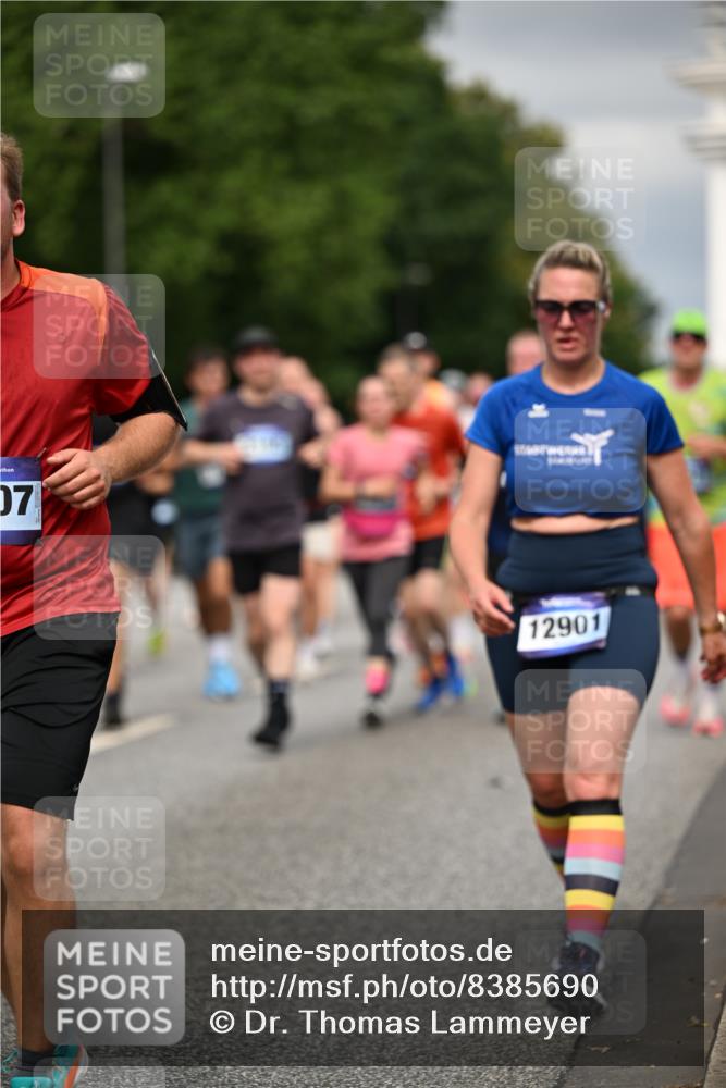 29.06.2025 - hella hamburg halbmarathon Dr. Thomas Lammeyer http://msf.ph/oto/8385690 29.06.2025 10:20:24 Kennedybrücke 1212, 1244, 1599, 2071, 2165, 2436, 2803, 2912, 3030, 3134, 3156, 3176, 3484, 3648, 3687, 4478, 4583, 4637, 6024, 6742, 6935, 7158, 7753, 7792, 8169, 8263, 8295, 8554, 8597, 8645, 8707, 8847, 9601, 9628, 9802, 9810, 9891, 10076, 10107, 10139, 10141, 10183, 10292, 10575, 10844, 11236, 11344, 11345, 11428 meine-sportfotos.de