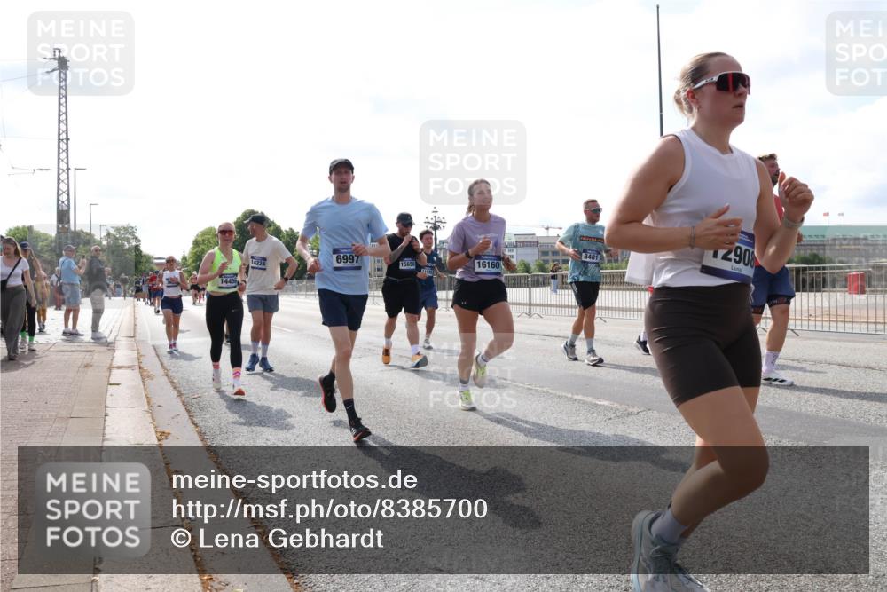 29.06.2025 - hella hamburg halbmarathon Lena Gebhardt http://msf.ph/oto/8385700 29.06.2025 10:02:56 Lombardsbrücke 14456, 6997, 15698, 16160, 14224, 8481, 2908, 1414, 1482, 1702, 1733, 2685, 2712, 2780, 2782, 2810, 2819, 3225, 3572, 3630, 3780, 3919, 4204, 4613, 4665, 4904, 5734, 6208, 6217, 6752, 6815, 6997, 7049, 7210, 7211, 7706, 7888, 8003, 8364, 8481, 8483, 8614, 8624, 8662, 8749, 9006, 9131, 9439, 9554, 9986, 10128, 10295, 10539, 10824, 11250, 11515, 11702, 11782, 11935, 11968, 12169, 12177, 12422, 12908, 13036, 13474, 13664, 13874, 14224 meine-sportfotos.de
