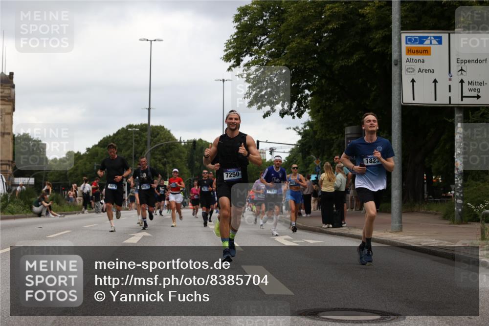 29.06.2025 - hella hamburg halbmarathon Yannick Fuchs http://msf.ph/oto/8385704 29.06.2025 10:55:18 20KM 1823, 2391, 2426, 2591, 2661, 4068, 5379, 5613, 5775, 5870, 6674, 6708, 7033, 7250, 7757, 8177, 8483, 8531, 9071, 9453, 9611, 9752, 9932, 9984, 10031, 10295, 10882, 11515, 12377, 12787, 12789, 12908, 13086, 13558, 15008, 16614, 17145, 17181, 17670, 17951, 18133 meine-sportfotos.de