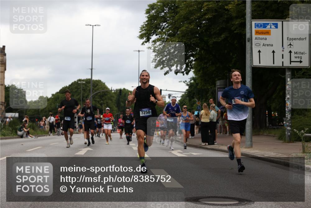 29.06.2025 - hella hamburg halbmarathon Yannick Fuchs http://msf.ph/oto/8385752 29.06.2025 10:55:18 20KM 1823, 2391, 2426, 2591, 2661, 4068, 5379, 5613, 5775, 5870, 6674, 6708, 7033, 7250, 7757, 8177, 8483, 8531, 9071, 9453, 9611, 9752, 9932, 9984, 10031, 10295, 10882, 11515, 12377, 12787, 12789, 12908, 13086, 13558, 15008, 16614, 17145, 17181, 17670, 17951, 18133 meine-sportfotos.de