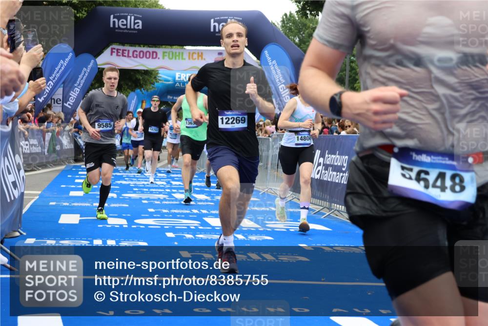 29.06.2025 - hella hamburg halbmarathon Strokosch-Dieckow http://msf.ph/oto/8385755 29.06.2025 10:46:04 Ziel 1759, 2189, 2707, 3087, 5648, 6460, 7450, 7961, 8269, 9585, 11094, 11125, 11936, 12084, 12269, 13630, 14462, 14804, 16136, 16466, 16475, 17008, 18081, 18702, 18797 meine-sportfotos.de