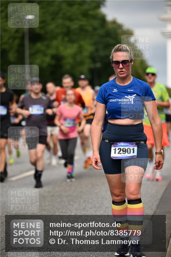 29.06.2025 - hella hamburg halbmarathon Dr. Thomas Lammeyer http://msf.ph/oto/8385779 29.06.2025 10:20:25 Kennedybrücke 1212, 1244, 1599, 2071, 2165, 2803, 2912, 3030, 3134, 3156, 3176, 3484, 3648, 3687, 4478, 4583, 4637, 5036, 6024, 6742, 6935, 7158, 7753, 7792, 8169, 8263, 8295, 8554, 8597, 8645, 8707, 8847, 8857, 9332, 9601, 9628, 9802, 9810, 9891, 10076, 10107, 10139, 10141, 10183, 10292, 10575, 10844, 11236, 11344, 11345, 11428 meine-sportfotos.de
