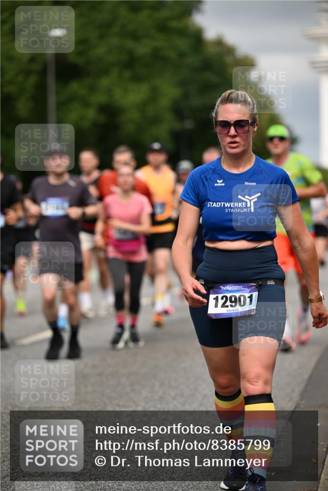 29.06.2025 - hella hamburg halbmarathon Dr. Thomas Lammeyer http://msf.ph/oto/8385799 29.06.2025 10:20:25 Kennedybrücke 1212, 1244, 1599, 2071, 2165, 2803, 2912, 3030, 3134, 3156, 3176, 3484, 3648, 3687, 4478, 4583, 4637, 5036, 6024, 6742, 6935, 7158, 7753, 7792, 8169, 8263, 8295, 8554, 8597, 8645, 8707, 8847, 8857, 9332, 9601, 9628, 9802, 9810, 9891, 10076, 10107, 10139, 10141, 10183, 10292, 10575, 10844, 11236, 11344, 11345, 11428 meine-sportfotos.de