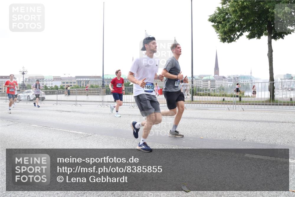 29.06.2025 - hella hamburg halbmarathon Lena Gebhardt http://msf.ph/oto/8385855 29.06.2025 10:49:44 Lombardsbrücke 16953, 15063, 16512, 1719, 1040, 1041, 1487, 1511, 1525, 1625, 1805, 1888, 2067, 2212, 2466, 2527, 2668, 2862, 2997, 3183, 3232, 3383, 3943, 4525, 4527, 4589, 4769, 4809, 4870, 5076, 5106, 5463, 5552, 5694, 5749, 5751, 6191, 6694, 6989, 7301, 7305, 7339, 7366, 7650, 7679, 8065, 8549, 9015, 9162, 9261, 10130, 10333, 10403, 10479, 10683, 10704, 11558, 11631, 12124, 12388, 13309, 13764, 14545, 14692 meine-sportfotos.de