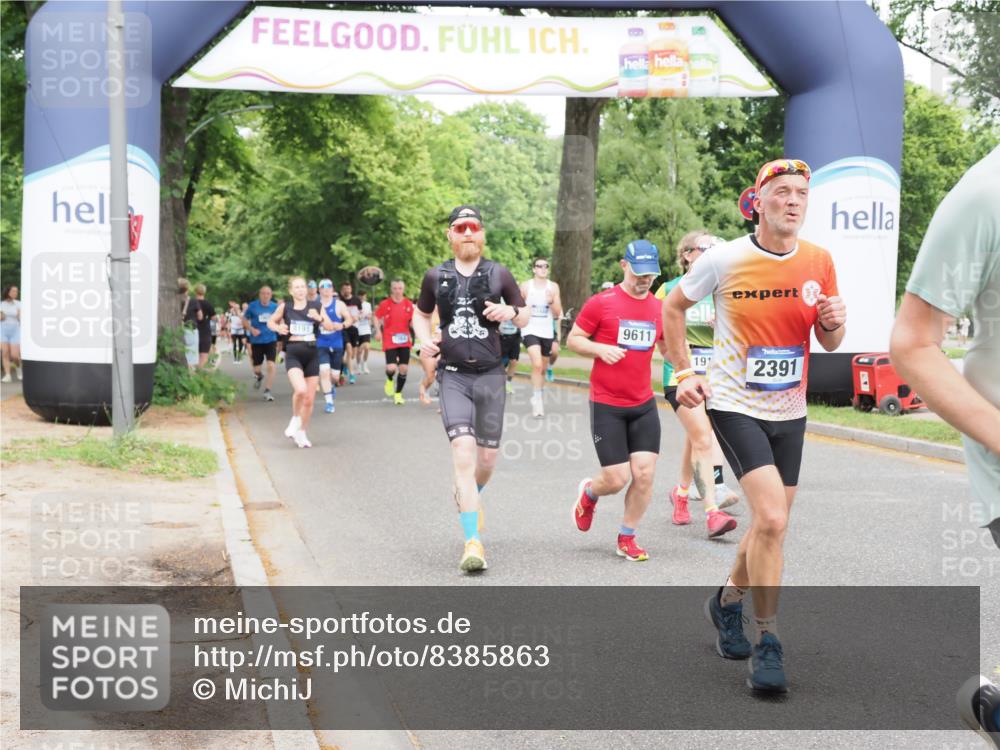 29.06.2025 - hella hamburg halbmarathon MichiJ http://msf.ph/oto/8385863 29.06.2025 10:47:27 Zwischen KM18-KM19 1420, 2391, 2978, 4592, 5839, 6201, 7759, 8191, 8662, 9006, 9611, 10534, 11114, 12862, 14224, 15785, 17630, 18000, 18757, 19117, 19146, 19159, 19166 meine-sportfotos.de