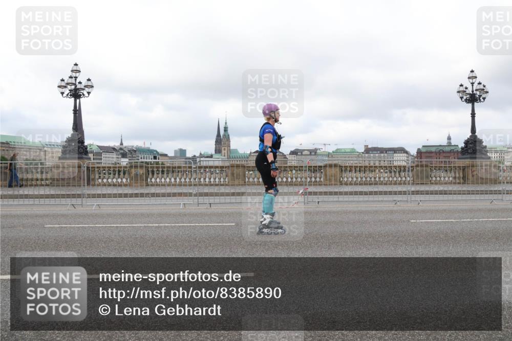 29.06.2025 - hella hamburg halbmarathon Lena Gebhardt http://msf.ph/oto/8385890 29.06.2025 09:17:35 Lombardsbrücke  meine-sportfotos.de