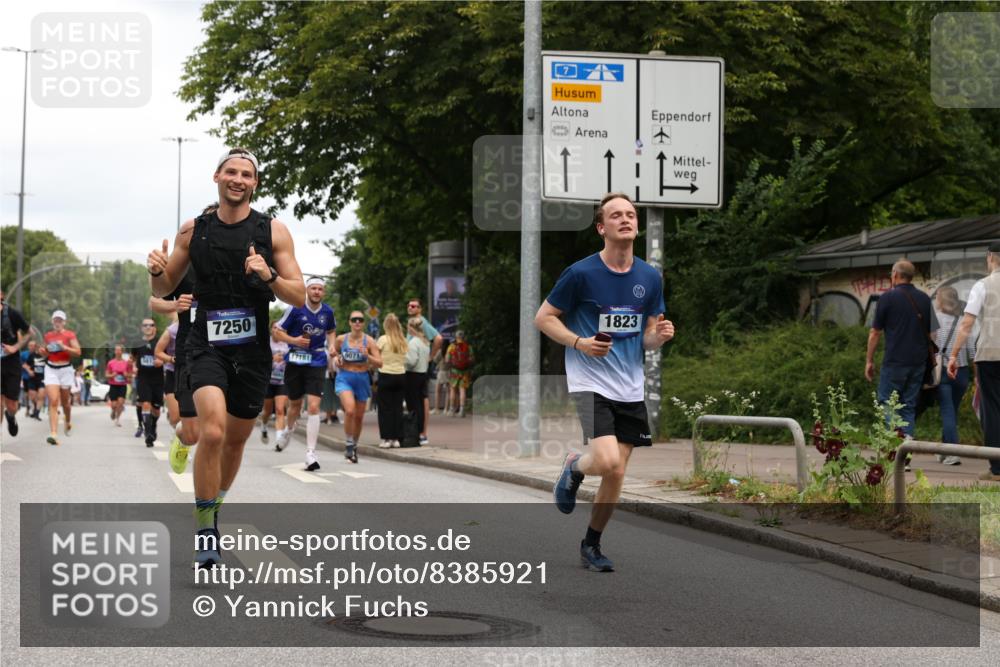 29.06.2025 - hella hamburg halbmarathon Yannick Fuchs http://msf.ph/oto/8385921 29.06.2025 10:55:18 20KM 1823, 2391, 2426, 2591, 2661, 4068, 5379, 5613, 5775, 5870, 6674, 6708, 7033, 7250, 7757, 8177, 8483, 8531, 9071, 9453, 9611, 9752, 9932, 9984, 10031, 10295, 10882, 11515, 12377, 12787, 12789, 12908, 13086, 13558, 15008, 16614, 17145, 17181, 17670, 17951, 18133 meine-sportfotos.de