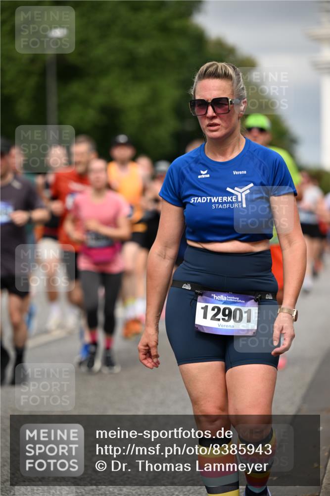 29.06.2025 - hella hamburg halbmarathon Dr. Thomas Lammeyer http://msf.ph/oto/8385943 29.06.2025 10:20:26 Kennedybrücke 1212, 1244, 1599, 2165, 2803, 2912, 3030, 3134, 3156, 3176, 3484, 3648, 3687, 4478, 4583, 4637, 5036, 6024, 6742, 6935, 7158, 7358, 7753, 7792, 8169, 8263, 8295, 8554, 8597, 8645, 8707, 8847, 8857, 9332, 9601, 9628, 9802, 9810, 9891, 10076, 10107, 10139, 10141, 10183, 10292, 10575, 10844, 11236, 11344, 11345, 11428 meine-sportfotos.de