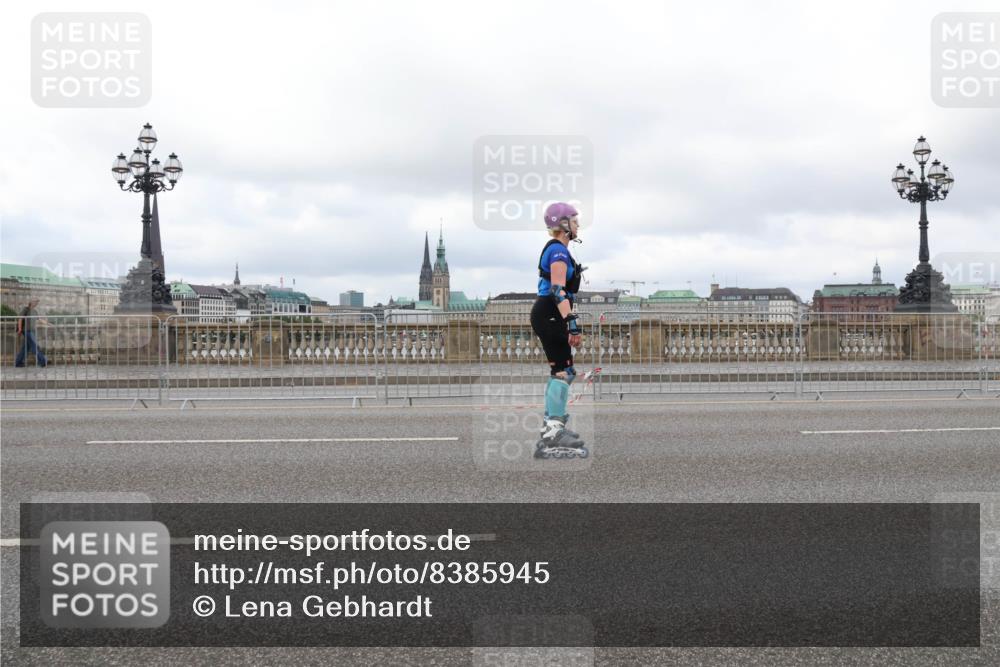 29.06.2025 - hella hamburg halbmarathon Lena Gebhardt http://msf.ph/oto/8385945 29.06.2025 09:17:35 Lombardsbrücke  meine-sportfotos.de