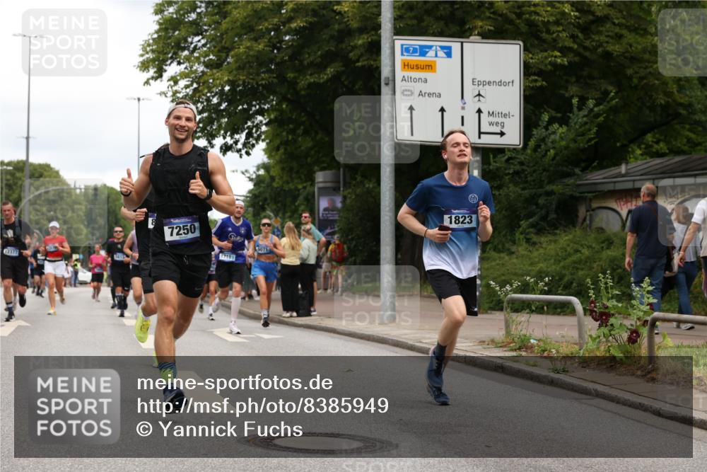 29.06.2025 - hella hamburg halbmarathon Yannick Fuchs http://msf.ph/oto/8385949 29.06.2025 10:55:18 20KM 1823, 2391, 2426, 2591, 2661, 4068, 5379, 5613, 5775, 5870, 6674, 6708, 7033, 7250, 7757, 8177, 8483, 8531, 9071, 9453, 9611, 9752, 9932, 9984, 10031, 10295, 10882, 11515, 12377, 12787, 12789, 12908, 13086, 13558, 15008, 16614, 17145, 17181, 17670, 17951, 18133 meine-sportfotos.de