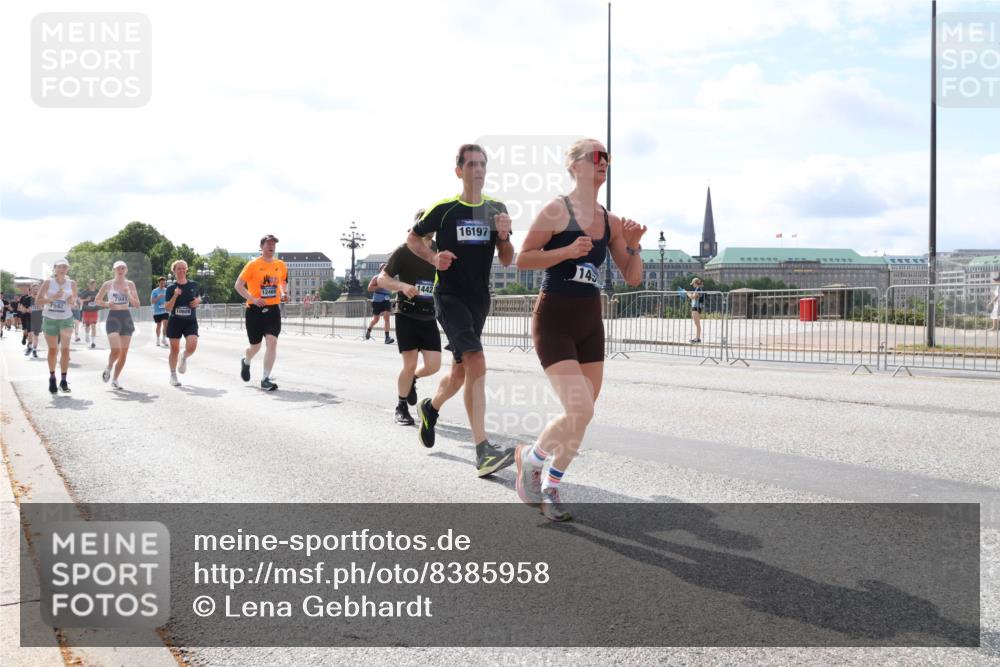 29.06.2025 - hella hamburg halbmarathon Lena Gebhardt http://msf.ph/oto/8385958 29.06.2025 10:15:50 Lombardsbrücke 12469, 7941, 7942, 1442, 16197, 14, 1156, 1308, 1440, 1651, 2071, 2076, 2110, 2165, 2436, 2720, 2989, 3167, 3417, 4007, 4466, 4492, 4494, 4828, 5046, 5069, 5423, 5739, 6376, 6576, 7809, 7810, 7897, 7941, 7942, 8169, 8554, 8746, 8885, 9192, 9307, 9423, 9657, 9675, 9784, 10108, 10608, 10775, 10858, 11113, 11303, 11478, 11774, 11783, 11818, 12427, 12457, 12469, 12521, 13179, 13197, 13453, 13500, 13818, 13951, 14413, 14423, 14550, 14552, 15150, 15307, 15740 meine-sportfotos.de