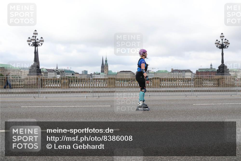 29.06.2025 - hella hamburg halbmarathon Lena Gebhardt http://msf.ph/oto/8386008 29.06.2025 09:17:35 Lombardsbrücke  meine-sportfotos.de