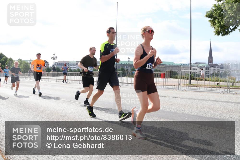 29.06.2025 - hella hamburg halbmarathon Lena Gebhardt http://msf.ph/oto/8386013 29.06.2025 10:15:50 Lombardsbrücke 12469, 14423, 14, 1156, 1308, 1440, 1651, 2071, 2076, 2110, 2165, 2436, 2720, 2989, 3167, 3417, 4007, 4466, 4492, 4494, 4828, 5046, 5069, 5423, 5739, 6376, 6576, 7809, 7810, 7897, 7941, 7942, 8169, 8554, 8746, 8885, 9192, 9307, 9423, 9657, 9675, 9784, 10108, 10608, 10775, 10858, 11113, 11303, 11478, 11774, 11783, 11818, 12427, 12457, 12469, 12521, 13179, 13197, 13453, 13500, 13818, 13951, 14413, 14423, 14550, 14552, 15150, 15307, 15740 meine-sportfotos.de