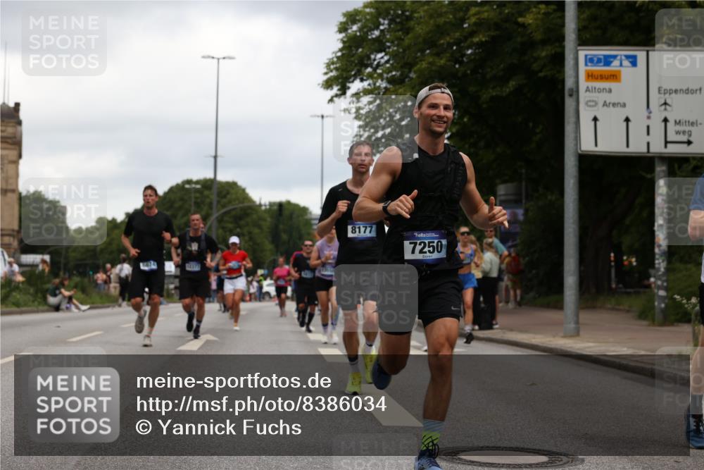 29.06.2025 - hella hamburg halbmarathon Yannick Fuchs http://msf.ph/oto/8386034 29.06.2025 10:55:19 20KM 1823, 2391, 2426, 2591, 4068, 5379, 5613, 5775, 5870, 6674, 6708, 7033, 7250, 7757, 8177, 8483, 8531, 9071, 9453, 9611, 9752, 9932, 9984, 10031, 10295, 10882, 11515, 12377, 12787, 12789, 12908, 13086, 13558, 15008, 16614, 17181, 17670, 17951, 18133 meine-sportfotos.de