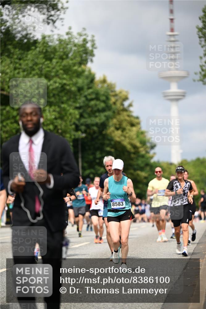 29.06.2025 - hella hamburg halbmarathon Dr. Thomas Lammeyer http://msf.ph/oto/8386100 29.06.2025 10:42:54 Kennedybrücke 1457, 1596, 1721, 2113, 2151, 2486, 2693, 2786, 3094, 3095, 3216, 3242, 3323, 3338, 3841, 3927, 4139, 4155, 4259, 4260, 5085, 5089, 5155, 5161, 5300, 6199, 6200, 6695, 6696, 6751, 7117, 7118, 7119, 7165, 7371, 7561, 7692, 7849, 7914, 8583, 8635, 8747, 9004, 9424, 9500, 9689, 9699, 10584 meine-sportfotos.de