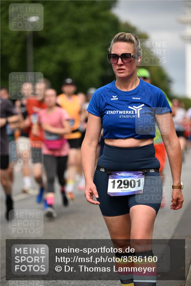29.06.2025 - hella hamburg halbmarathon Dr. Thomas Lammeyer http://msf.ph/oto/8386160 29.06.2025 10:20:26 Kennedybrücke 1212, 1244, 1599, 2165, 2803, 2912, 3030, 3134, 3156, 3176, 3484, 3648, 3687, 4478, 4583, 4637, 5036, 6024, 6742, 6935, 7158, 7358, 7753, 7792, 8169, 8263, 8295, 8554, 8597, 8645, 8707, 8847, 8857, 9332, 9601, 9628, 9802, 9810, 9891, 10076, 10107, 10139, 10141, 10183, 10292, 10575, 10844, 11236, 11344, 11345, 11428 meine-sportfotos.de
