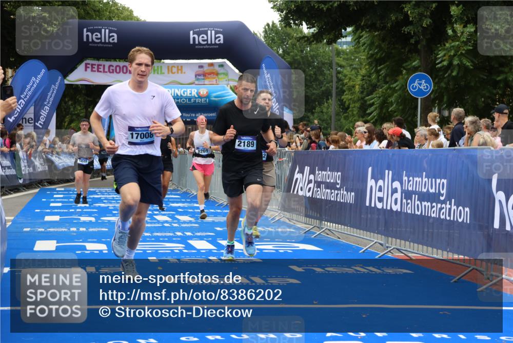 29.06.2025 - hella hamburg halbmarathon Strokosch-Dieckow http://msf.ph/oto/8386202 29.06.2025 10:45:59 Ziel 2189, 4277, 5648, 6460, 6532, 8269, 8577, 8871, 9585, 10792, 11821, 11936, 12084, 12269, 13630, 14462, 14804, 14911, 15149, 17008, 18081, 18185, 18702, 19116 meine-sportfotos.de