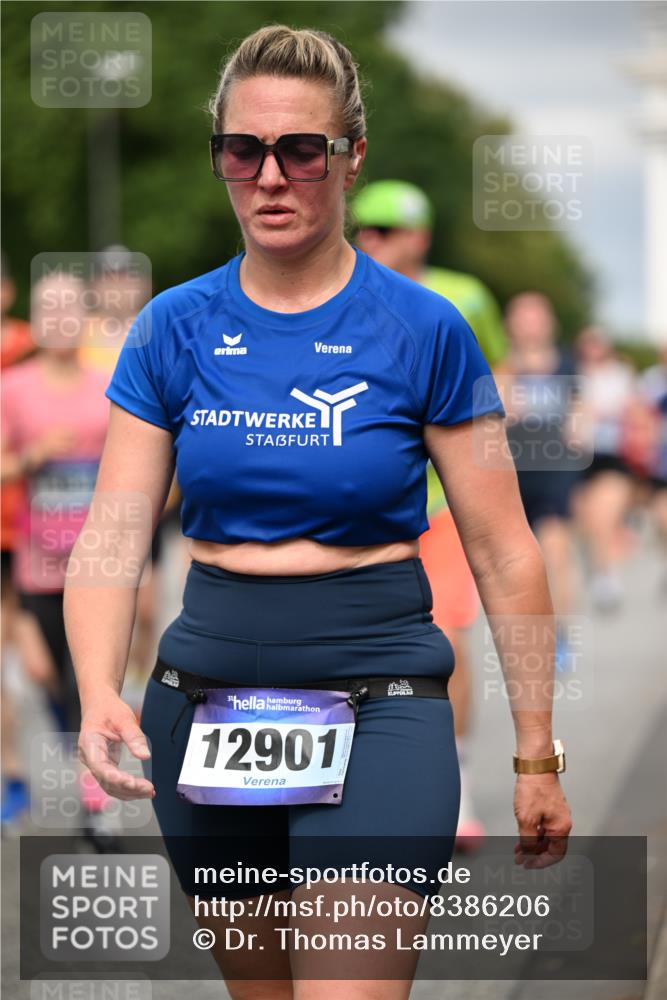 29.06.2025 - hella hamburg halbmarathon Dr. Thomas Lammeyer http://msf.ph/oto/8386206 29.06.2025 10:20:27 Kennedybrücke 1212, 1244, 1599, 2165, 2347, 2803, 2912, 3030, 3134, 3156, 3176, 3484, 3648, 3687, 4478, 4583, 4637, 5036, 6024, 6742, 6935, 7158, 7358, 7753, 7792, 8263, 8295, 8554, 8597, 8645, 8707, 8847, 8857, 9332, 9492, 9601, 9628, 9802, 9810, 9891, 10076, 10107, 10139, 10141, 10183, 10292, 10575, 10844, 11236, 11344, 11345, 11428 meine-sportfotos.de