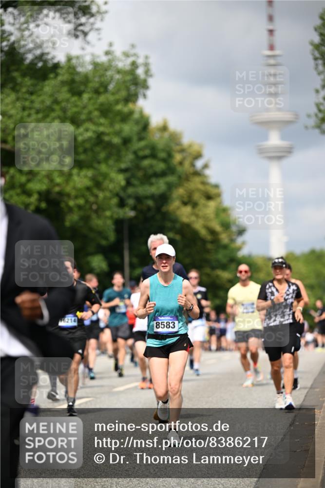 29.06.2025 - hella hamburg halbmarathon Dr. Thomas Lammeyer http://msf.ph/oto/8386217 29.06.2025 10:42:54 Kennedybrücke 1457, 1596, 1721, 2113, 2151, 2486, 2693, 2786, 3094, 3095, 3216, 3242, 3323, 3338, 3841, 3927, 4139, 4155, 4259, 4260, 5085, 5089, 5155, 5161, 5300, 6199, 6200, 6695, 6696, 6751, 7117, 7118, 7119, 7165, 7371, 7561, 7692, 7849, 7914, 8583, 8635, 8747, 9004, 9424, 9500, 9689, 9699, 10584 meine-sportfotos.de