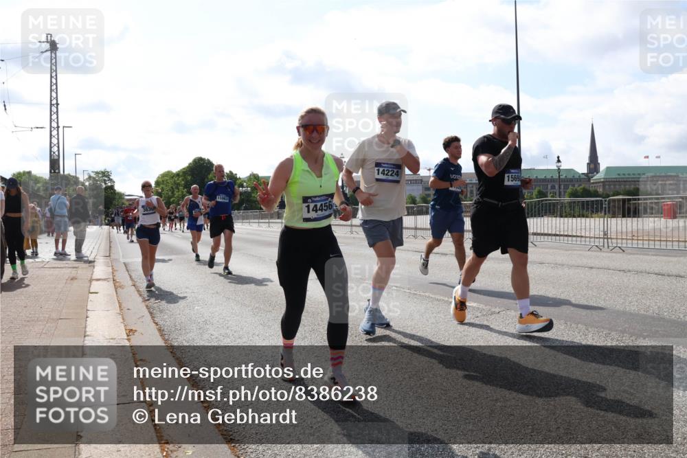 29.06.2025 - hella hamburg halbmarathon Lena Gebhardt http://msf.ph/oto/8386238 29.06.2025 10:02:57 Lombardsbrücke 15963, 3630, 14456, 14224, 1569, 1414, 1482, 1702, 2685, 2780, 2782, 2810, 2819, 3225, 3572, 3630, 3919, 4204, 4613, 4665, 4904, 5734, 6208, 6217, 6752, 6815, 6997, 7210, 7211, 7706, 7888, 8003, 8364, 8481, 8483, 8614, 8624, 8662, 8749, 9006, 9439, 9554, 9986, 10128, 10295, 10539, 10824, 11250, 11515, 11702, 11782, 11935, 11968, 12169, 12177, 12422, 12908, 13036, 13474, 13664, 13874, 14224 meine-sportfotos.de