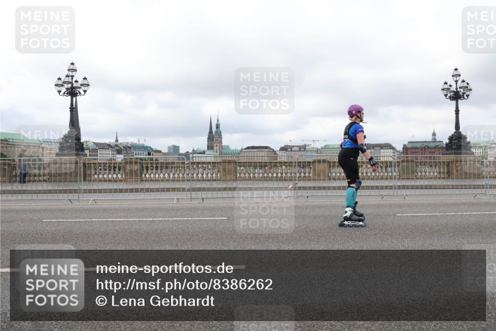 29.06.2025 - hella hamburg halbmarathon Lena Gebhardt http://msf.ph/oto/8386262 29.06.2025 09:17:35 Lombardsbrücke  meine-sportfotos.de
