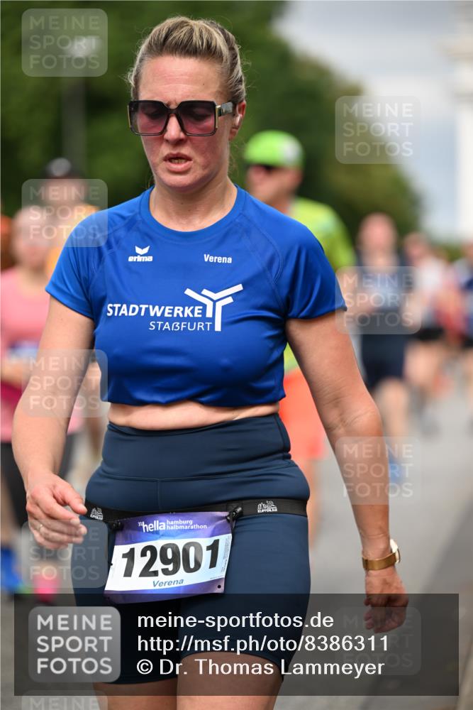 29.06.2025 - hella hamburg halbmarathon Dr. Thomas Lammeyer http://msf.ph/oto/8386311 29.06.2025 10:20:27 Kennedybrücke 1212, 1244, 1599, 2165, 2347, 2803, 2912, 3030, 3134, 3156, 3176, 3484, 3648, 3687, 4478, 4583, 4637, 5036, 6024, 6742, 6935, 7158, 7358, 7753, 7792, 8263, 8295, 8554, 8597, 8645, 8707, 8847, 8857, 9332, 9492, 9601, 9628, 9802, 9810, 9891, 10076, 10107, 10139, 10141, 10183, 10292, 10575, 10844, 11236, 11344, 11345, 11428 meine-sportfotos.de