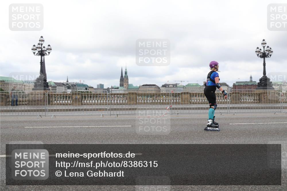 29.06.2025 - hella hamburg halbmarathon Lena Gebhardt http://msf.ph/oto/8386315 29.06.2025 09:17:35 Lombardsbrücke  meine-sportfotos.de